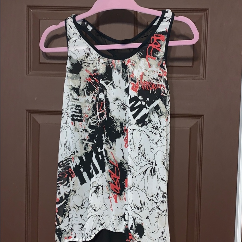 Guess top